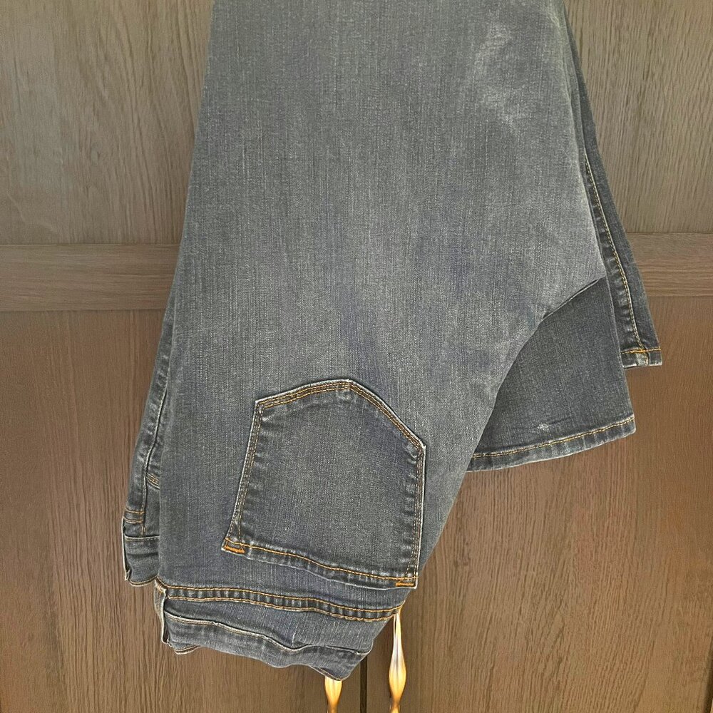 Not Your Daughter's Jeans NYDJ bootcut- so comfortable! Size 18 EUC!